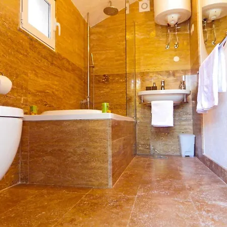 Beachfront Dream With Pool Blato (Korcula)