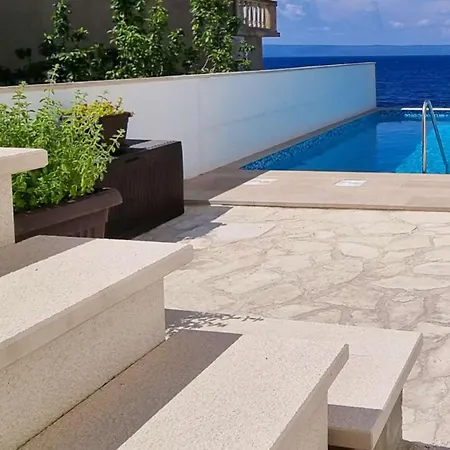 Beachfront Dream With Pool וילה