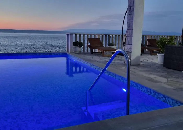Beachfront Dream With Pool Villa