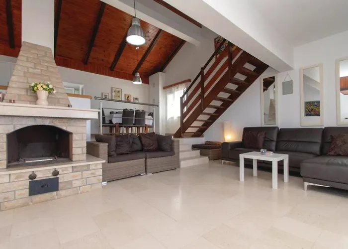 Villa Beachfront Dream With Pool Blato (Korcula)