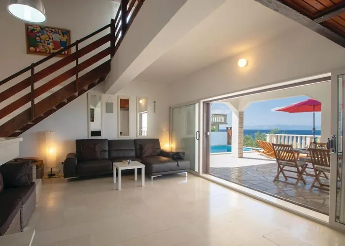 Beachfront Dream With Pool Blato (Korcula)