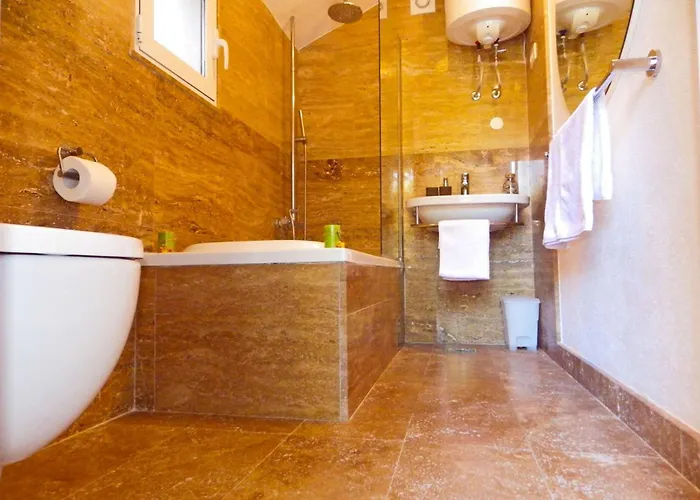 Beachfront Dream With Pool Blato (Korcula)